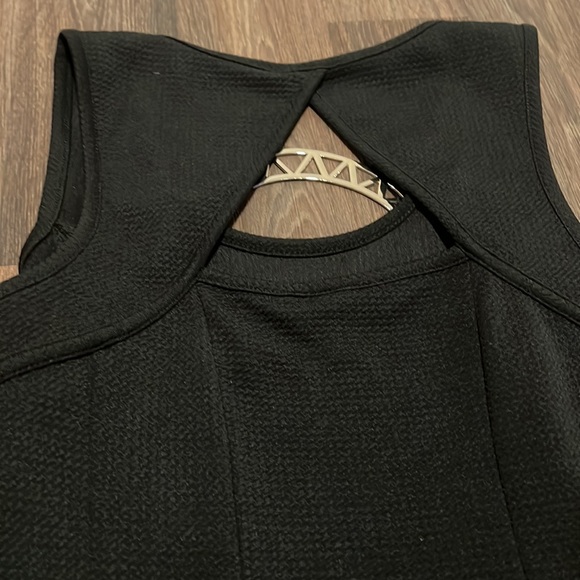 B Wear top - Picture 6 of 7